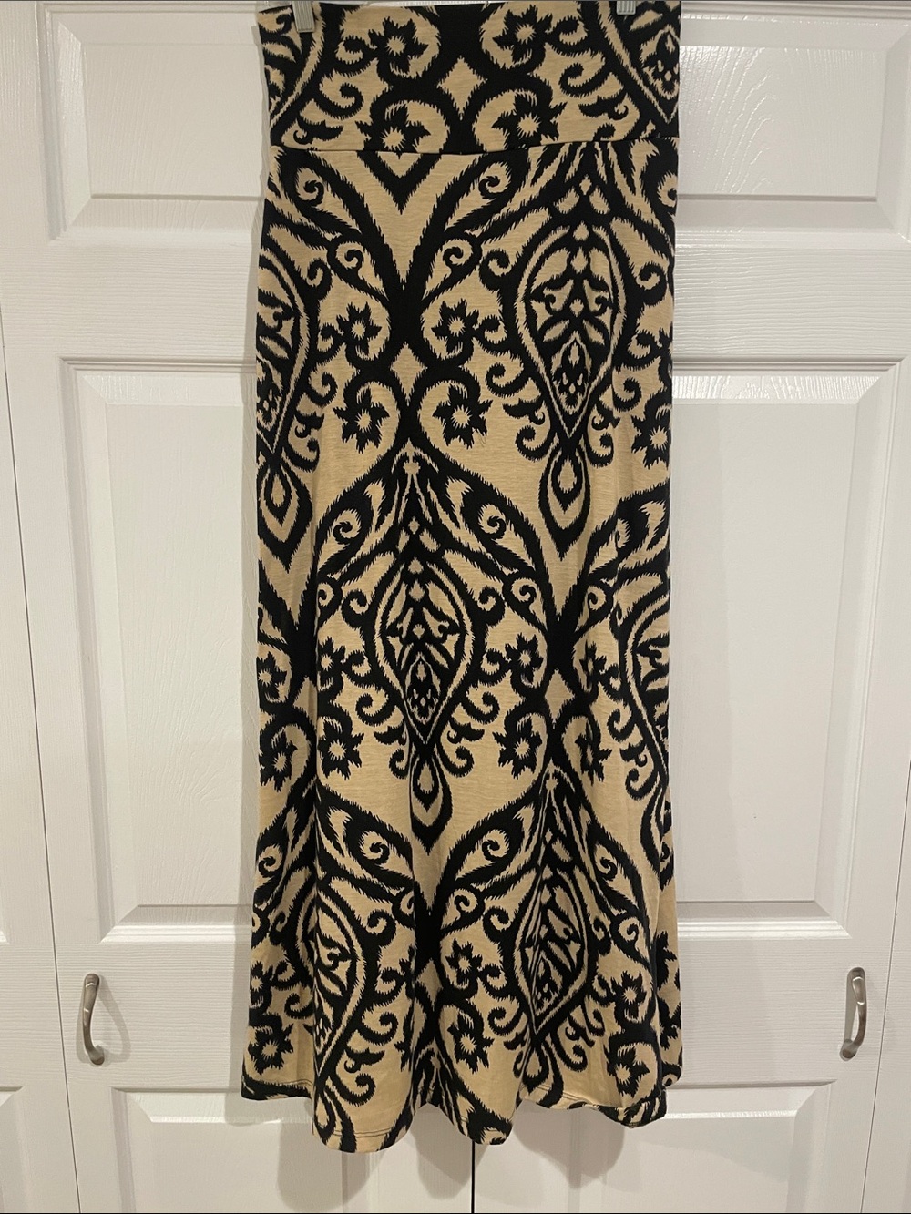 Promesa Black and Cream Damask Maxi Skirt